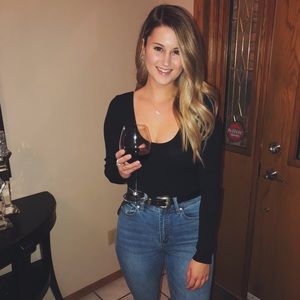 Meet your Posher, Alana